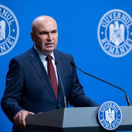 „Nu avem echipă, dar construim stadion. Dacă e gratis, e binevenit”