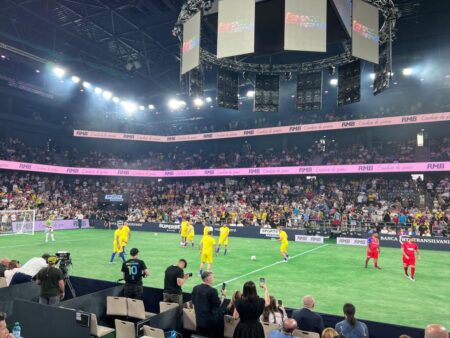 Ronaldinho și prietenii săi, gata de spectacol în BTarena! Cum se prezintă cele două echipe ce se confruntă la Cluj.