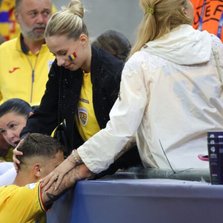 Mama și iubitele jucătorilor României U21 i-au consolat după înfrângerea strânsă în fața Italiei