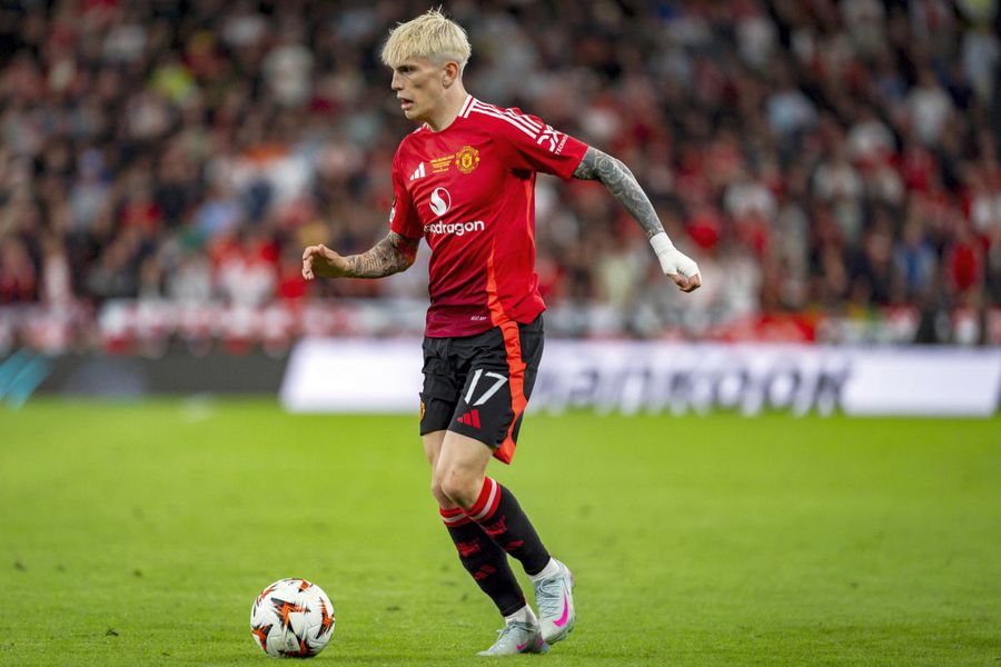 Alejandro Garnacho, în tricoul lui Manchester United Alejandro Garnacho, în tricoul lui Manchester United