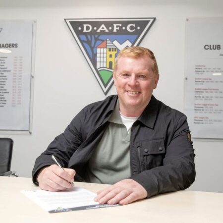 Neil Lennon a semnat: „Povestea merge mai departe”