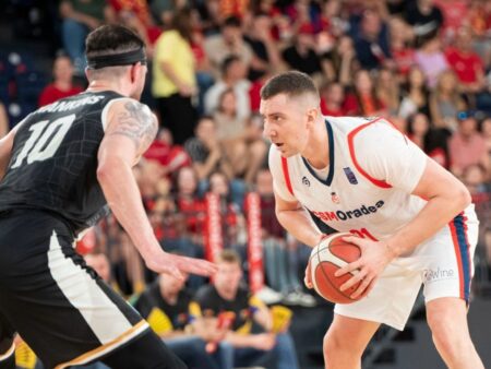 CSM Oradea – U-BT Cluj-Napoca, finala Ligii Naționale fără locuri disponibile! Spectacol garantat în meciul decisiv de la Oradea Arena!
