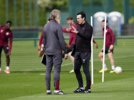 Revoluție la Aston Villa! Unai Emery încearcă tehnologia vestelor inteligente.