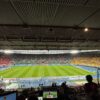 Iată un titlu rescris: 

„Cum se prezintă tribunele arenei „Ernst Happel” cu o oră înainte de meciul Austria – România”