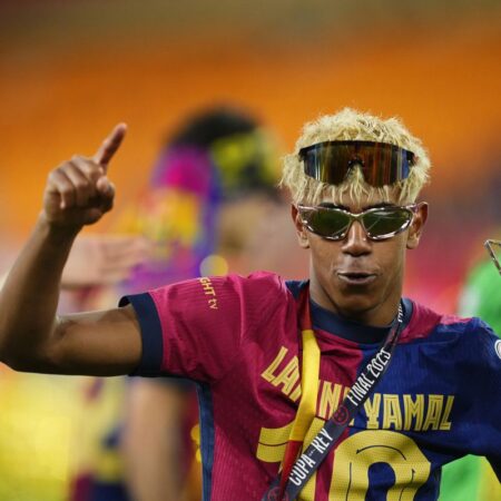 Iată o variantă rescrisă a titlului în limba română: 

„Lista celor mai scumpi 20 de fotbaliști din lume a fost actualizată: Toți au o valoare de peste 100.000.000 de euro”
