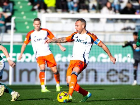 Fotbalistul român care joacă în finala play-off-ului pentru promovarea în La Liga! Coechipier cu legenda de 41 de ani, campion european.