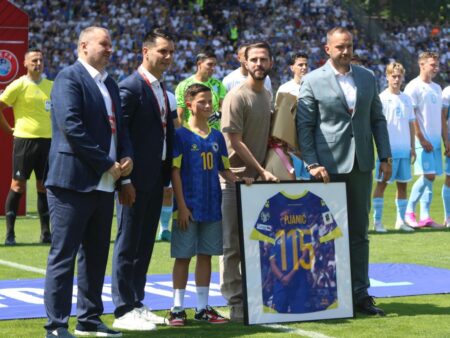 Legendara vedetă a echipei naționale a României a spus adio naționalei! Moment emoționant înaintea meciului de astăzi.