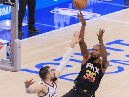Șoc în NBA! Dublul campion al ligii, cu un contract de 54,7 milioane de dolari, a fost transferat la echipa de pe locul doi din conferința de vest.