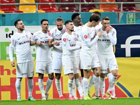 Dan Petrescu s-ar putea despărți de 4 titulari! » CFR Cluj a confirmat negocierile