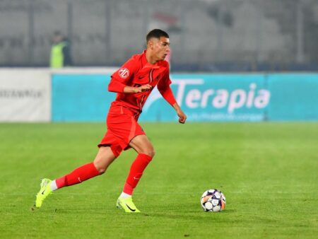Alarmă la FCSB! „S-a accidentat” jucătorul anunțat ca titular de Gigi Becali pentru noul sezon.