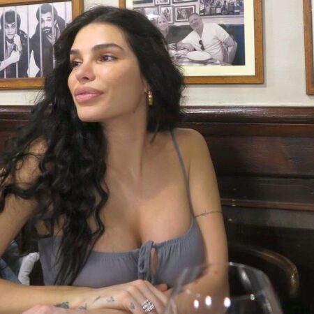 Soția fostului internațional stârnește atenția în Serbia! De la reality-show-uri și stil de condus agresiv la fotografii nud, a povestit totul după cele trei nașteri.