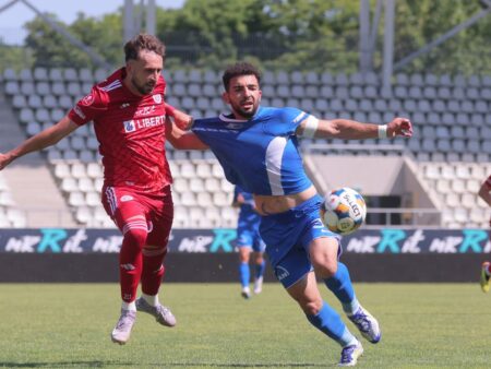 Farul lui Zicu a învins Oțelul lui Balint! Meci amical cu 3 goluri pe Arcul de Triumf.