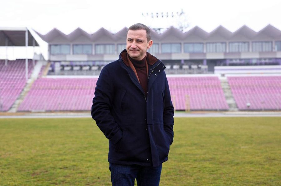 Alfred Simonis, președintele Consiliului Județean Timiș Exclude sistarea finanțării pentru al doilea cel mai mare stadion din România: „Nu voi susține un guvern care taie această investiție. Punct!”