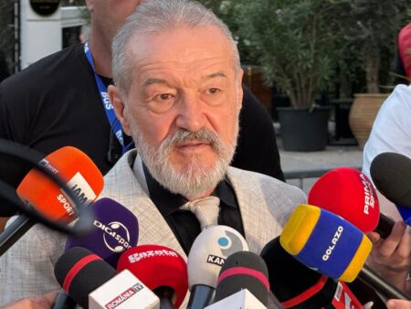 Fotbalistul pe care Becali l-ar mai aduce la FCSB: „Ești titular în fiecare meci. Ușa e deschisă, bate și intră” + Renunțare la o mutare: „Nu se mai face”