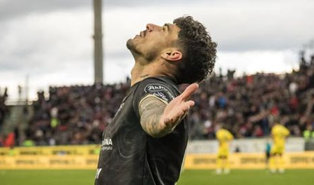 Florinel Coman, „regele” dansului la nunta lui Olaru! Atacantul FCSB a dat un spectacol, chiar dacă era accidentat.