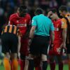 Iată o sugestie pentru titlu: 

„Uimitor, unde s-a ajuns! Fostul star de la Manchester City și Liverpool, la un pas de liga a treia din Spania”