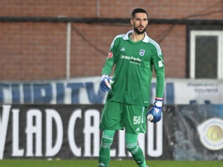 Portarul de 1,98 metri se întoarce în Superligă! Se pregătește transferul lui Ronaldo Deaconu