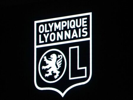 Iată o variantă revizuită a titlului: 
Lyon, în pericol de a pierde locul în Europa League: toate calculele după retrogradarea în Ligue 2