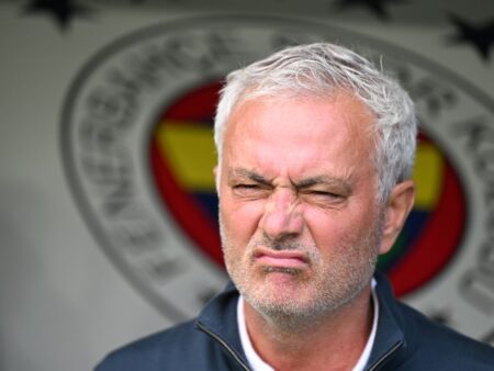 Fenerbahce în criză: două staruri în conflict cu Mourinho au refuzat să joace în ultimul meci
