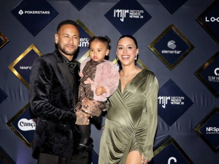 Iată o variantă a titlului:

„Ce plan se conturează! Neymar, aproape de întoarcerea în Europa, cu un salariu exorbitant și atracția Ligii Campionilor”