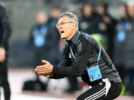 U Cluj pregătește un transfer de 5 stele! Italianul cu 71 de meciuri în Serie A,șteptat la echipa lui Sabău