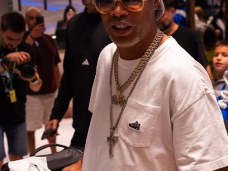 Ce a discutat Emil Boc cu Ronaldinho înainte de meciul de sâmbătă de la Cluj (VOYO și Pro Arena)