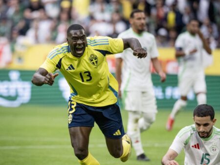 Ken Sema, internaționalul suedez cu dificultăți de vorbire, reușește un hat-trick într-un thriller cu 7 goluri!