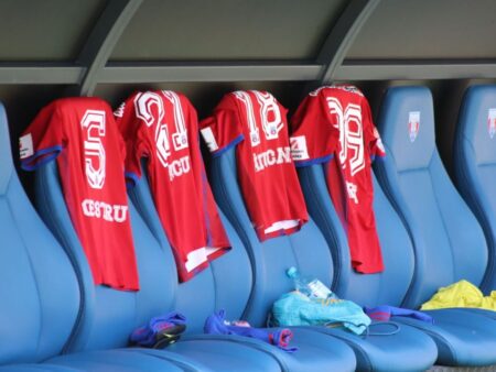 Steaua a transferat patru jucători, dar s-a separat de câțiva titulari.