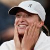 Iga Swiatek, „Nadal” al femininului, o depășește pe Simona Halep în istoria Roland Garros.