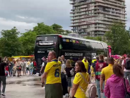 Ce au făcut fanii României când autocarul Austriei a trecut pe lângă ei