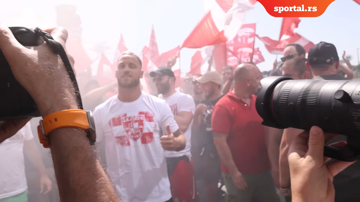 Receție entuziastă la sosirea lui Marko Arnautovic la Belgrad