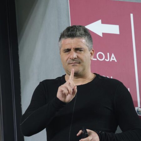 Ironia fotografică a lui Daniel Niculae! A reacționat cu un singur cuvânt după ce Rapid și-a lansat echipamentele.