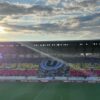 De pus în ramă! Stadionul din Sibiu plin la meciul U Cluj – Ararat-Armenia, cu o coregrafie spectaculoasă.