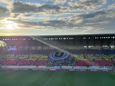 De pus în ramă! Stadionul din Sibiu plin la meciul U Cluj – Ararat-Armenia, cu o coregrafie spectaculoasă.