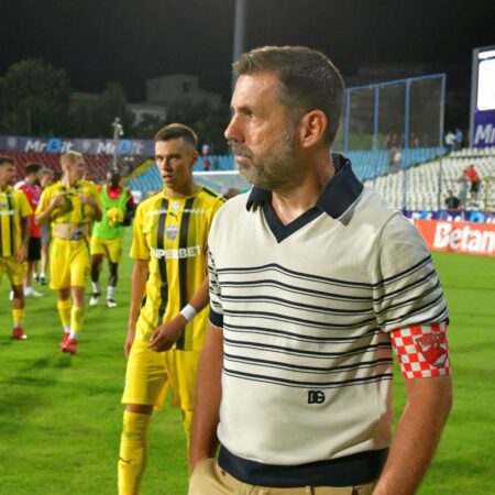 Zeljko Kopic a convocat jucătorii lui Dinamo în ședință, apoi a venit la flash-interviu: „Suntem limitați!”