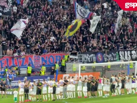 FCSB sărbătorește alături de suporteri câștigarea Supercupei României, după victoria 2-1 în fața CFR Cluj
