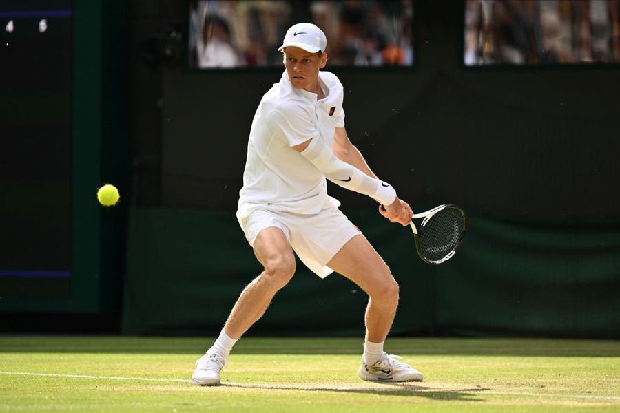 Jannik Sinner la Wimbledon 2025 Semifinalistul la Wimbledon, mărturisire despre Sinner și Alcaraz: „Învăț multe când joc împotriva lor” + de ce îl preferă pe italian