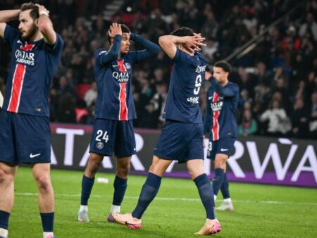 Furios după înfrângerea în finala Mondialului Cluburilor cu Chelsea, Luis Enrique dorește să renunțe la 11 jucători de la PSG.