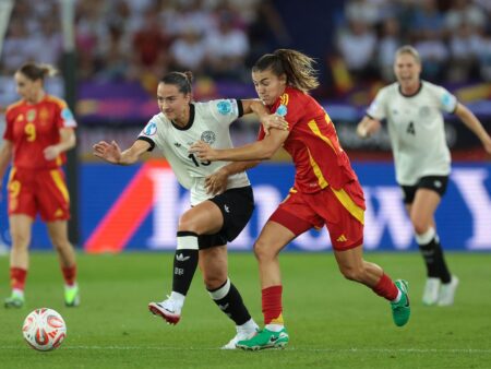 „Fotbalul feminin s-a transformat într-un sport de masă. Acum este momentul!”