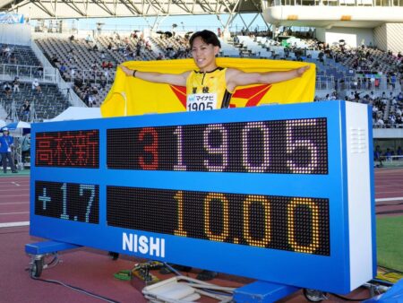 Impresionant! A stârnit valuri la 16 ani și a DOBOORÂT recordul lui Usain Bolt la 100 de metri, la aceeași vârstă.