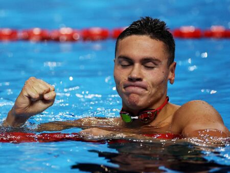 Ce urmează pentru David Popovici după medalia de aur la 200 m liber » Când va reveni în bazin