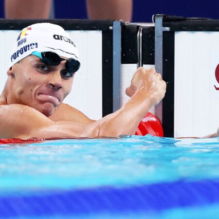 Câți bani câștigă David Popovici după medalia de aur la 200 m liber la Campionatele Mondiale