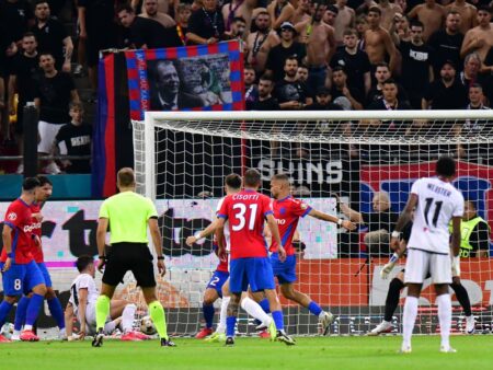 A văzut prima parte a meciului de la FCSB