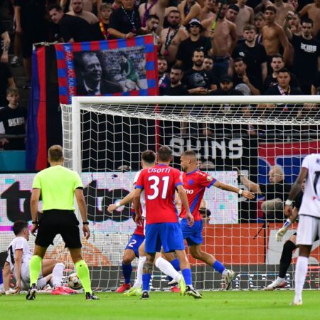 A văzut prima parte a meciului de la FCSB
