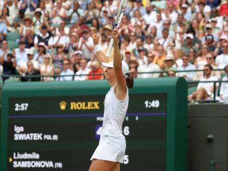 Premiera! Iga Swiatek a ajuns în semifinale la Wimbledon