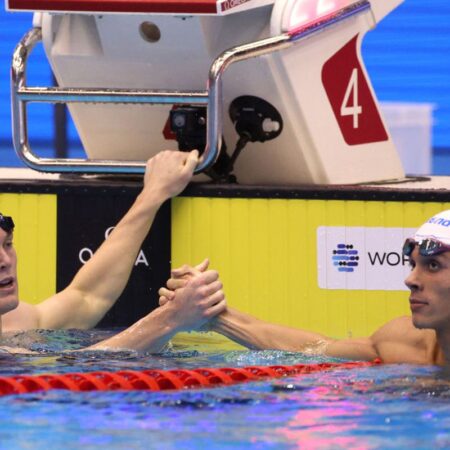 CORESPONDENȚA DIN SINGAPORE: Luke Hobson, principalul rival al lui David Popovici în finala de la 200 m liber, a evoluat într-un an cât alții în zece – Secretul? Un antrenor legendă.