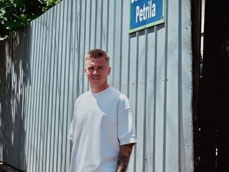 Petrila, vizită pe Bulevardul… Petrila » Își aduce aminte de școală și numește „cel mai periculos” rival din weekend