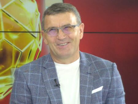 „A lovit mingea atât de tare încât a făcut-o să plângă!”