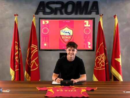 AS Roma și-a prezentat noul atacant transferat din Premier League.