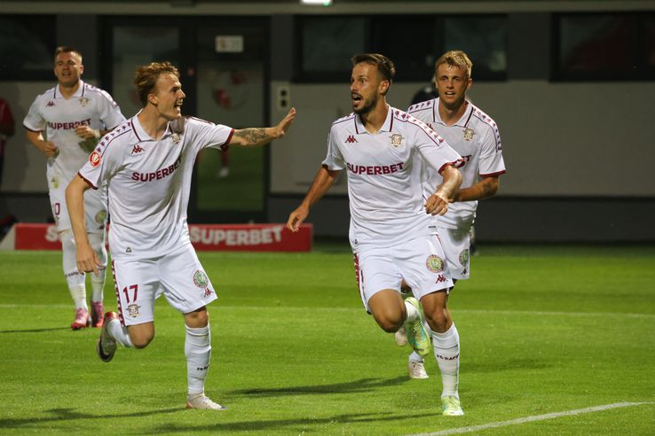 Tobias Christensen, Jakub Hromada și Timotej Jambor în Csikszereda - Rapid, în etapa 3 din Superliga.